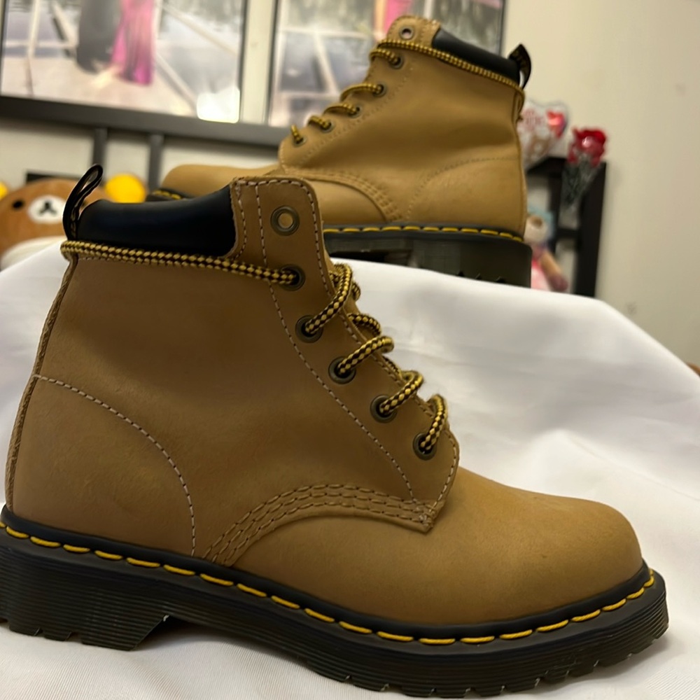 Never worn Dr Martens boots size 7